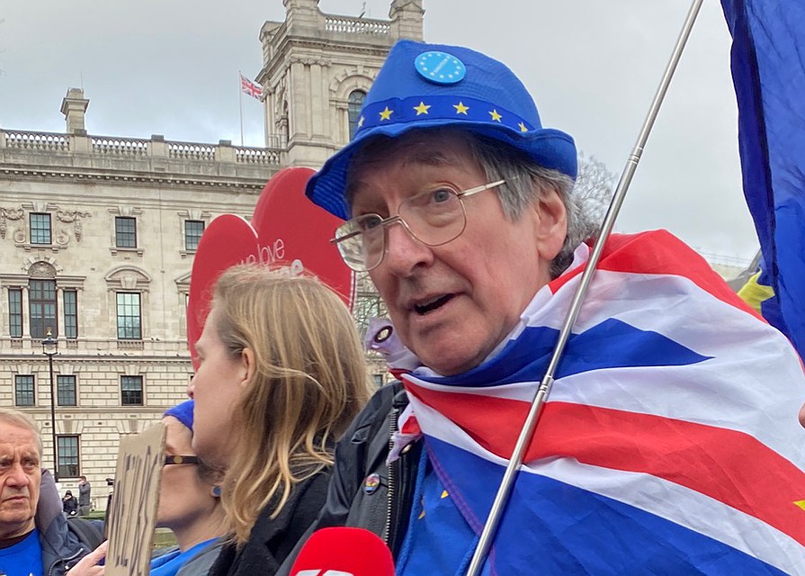 Мигранты в швейцарии. Последний европеец. Иммигранты во франции. Последний европеец. Беженцы в швейцарии.